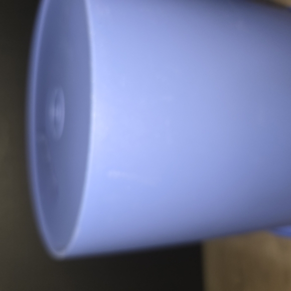 Tupperware 9 qt storage container with lid 255 and 1203 - Picture 4 of 9